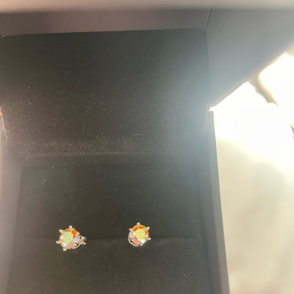 1.0 ct Moissanite earrings - Picture 5 of 5